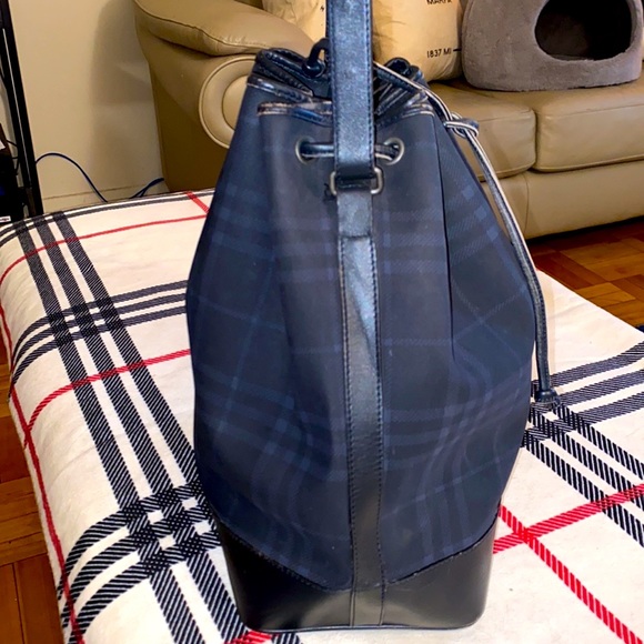 Authentic vintage Burberry bucket bag - Picture 8 of 13